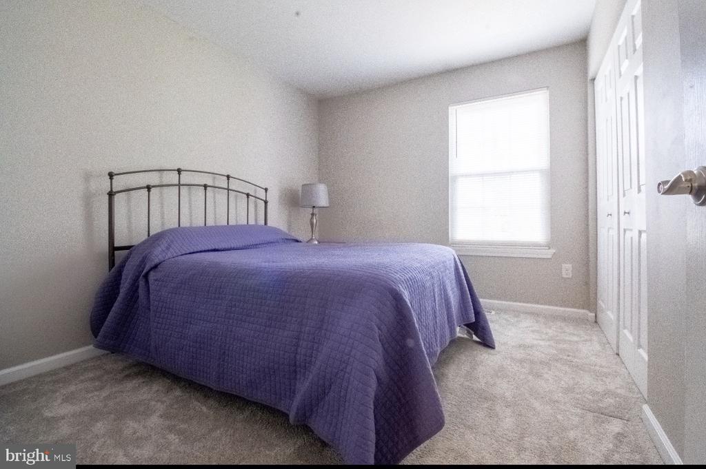 371 FRESHFIELD LANE