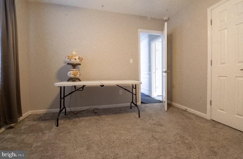 371 FRESHFIELD LANE