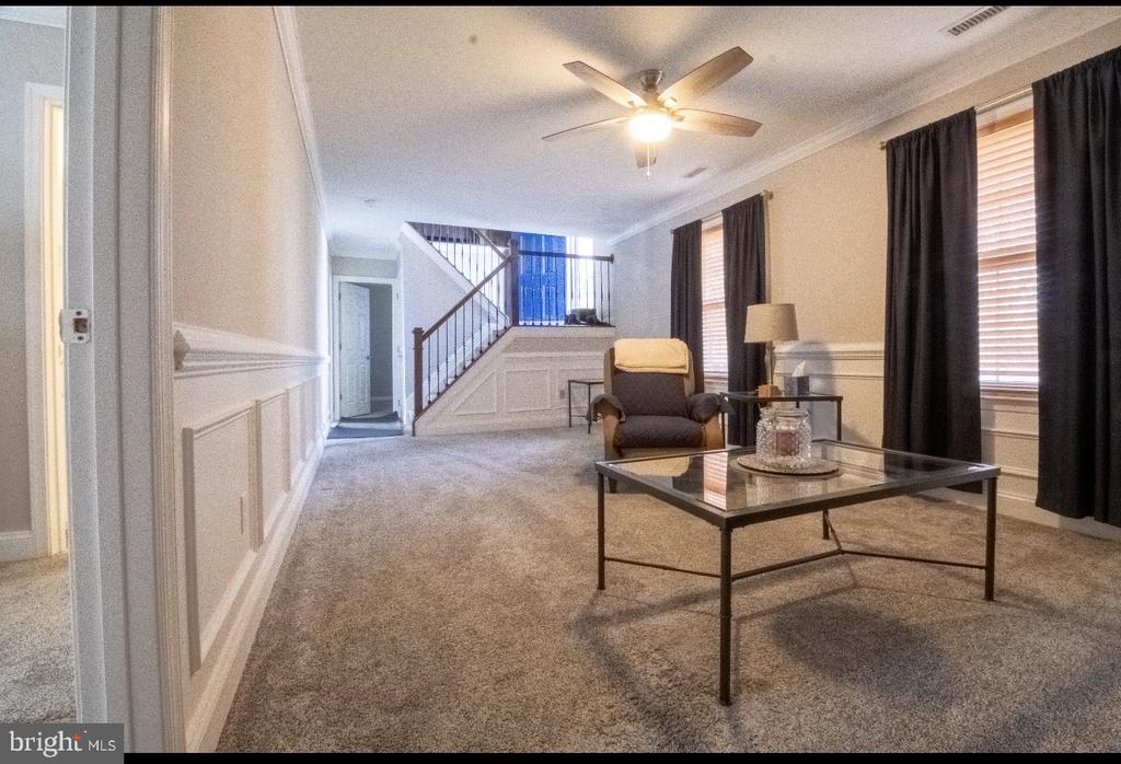 371 FRESHFIELD LANE
