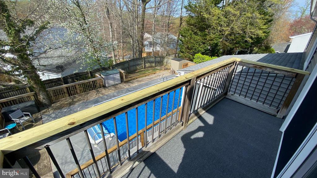 525 LOUGHTON LANE