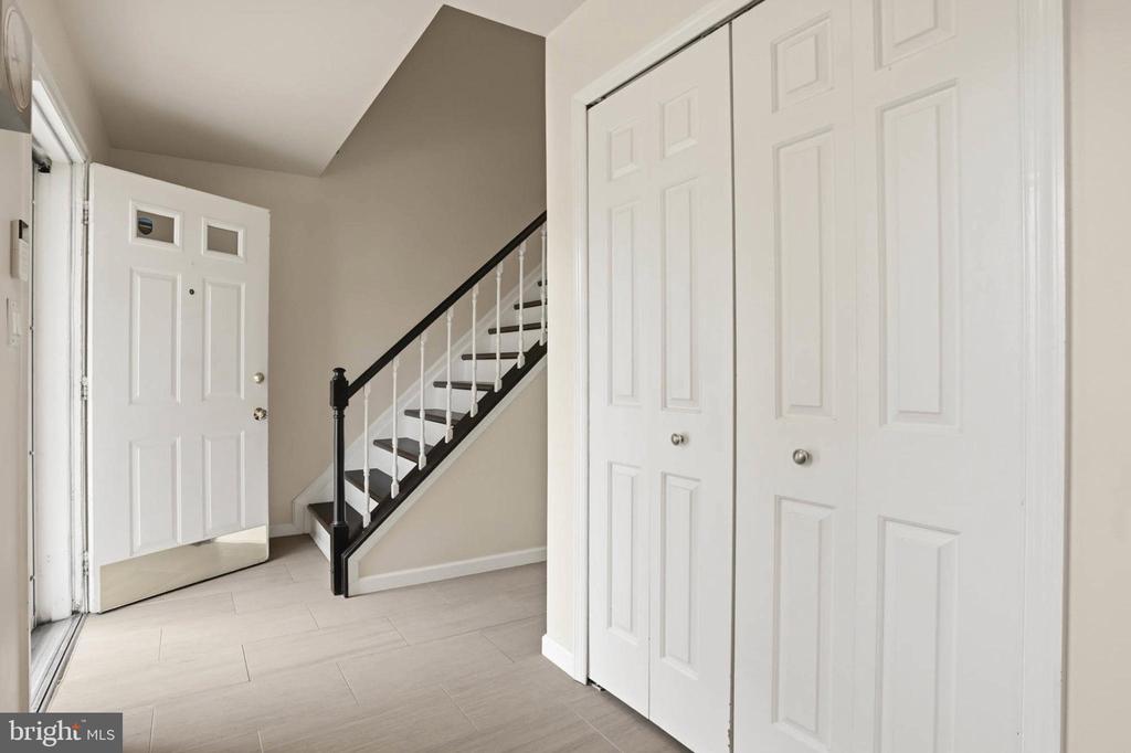 525 LOUGHTON LANE