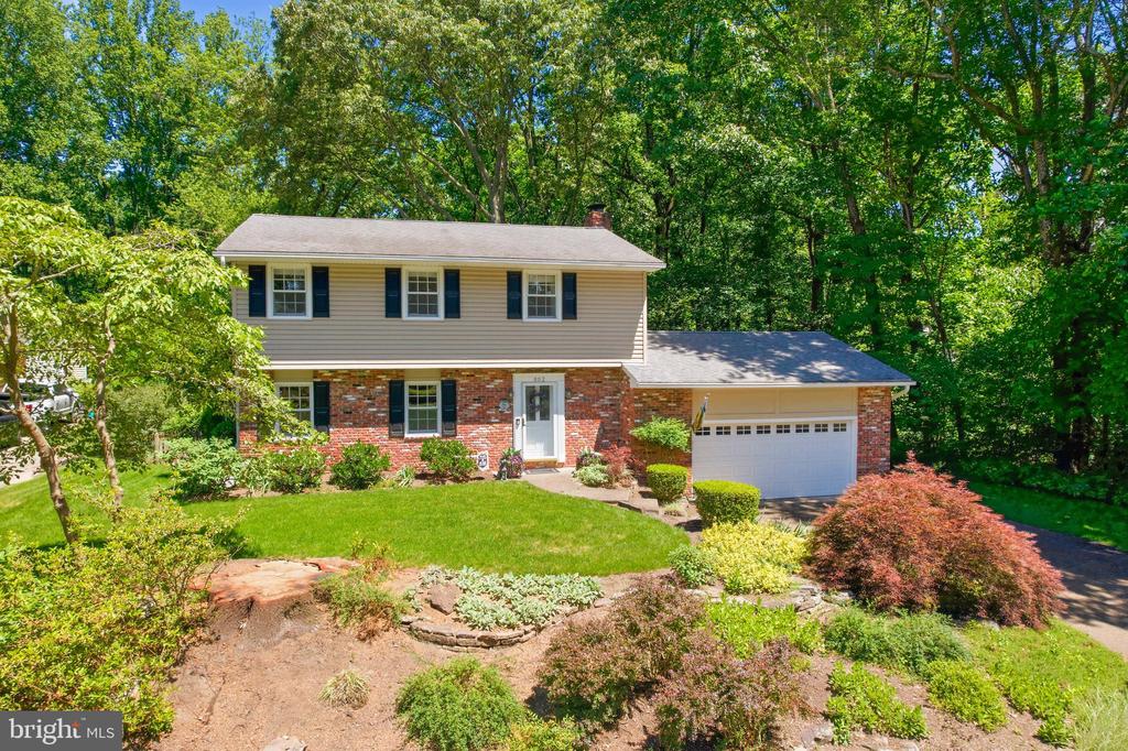 602 BAY HILLS DRIVE