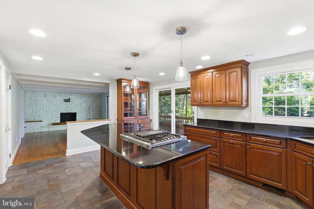 636 BAY GREEN DRIVE