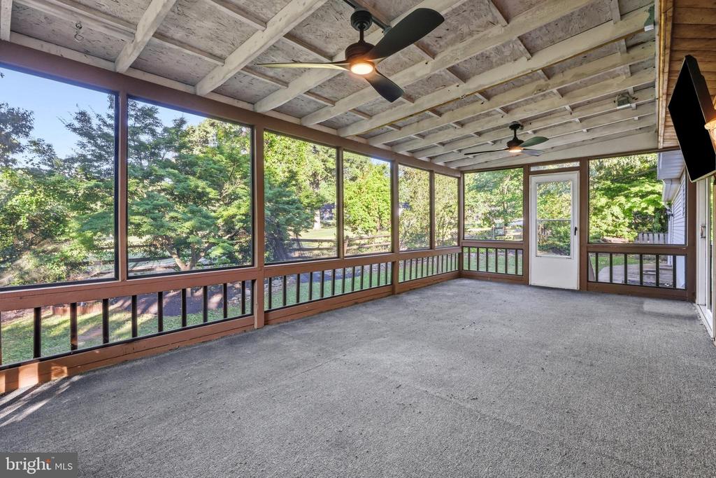 636 BAY GREEN DRIVE
