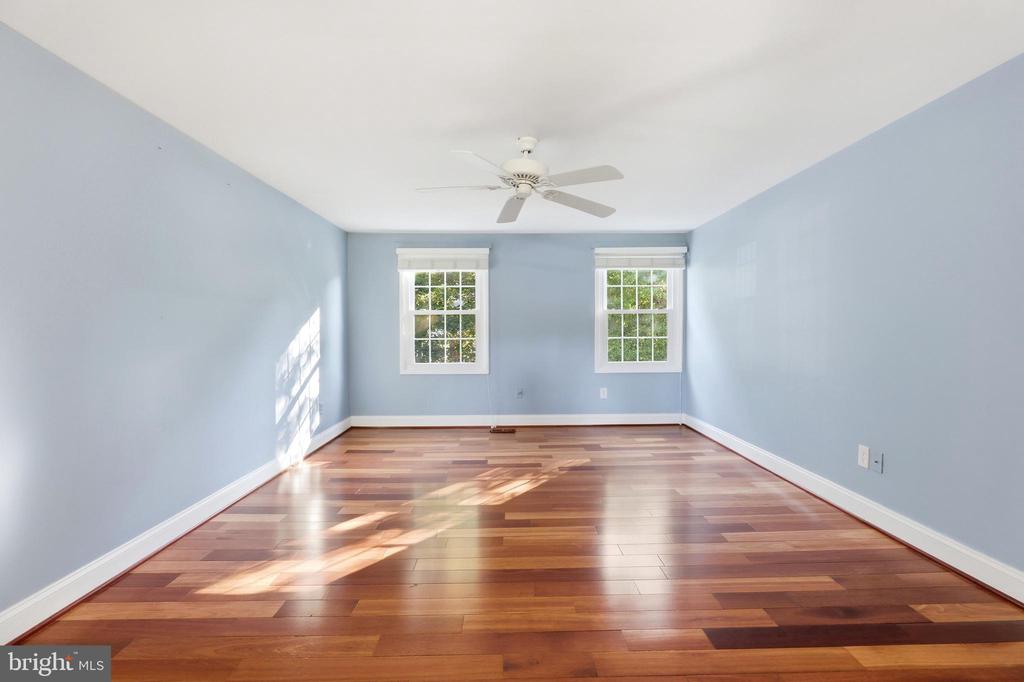 636 BAY GREEN DRIVE