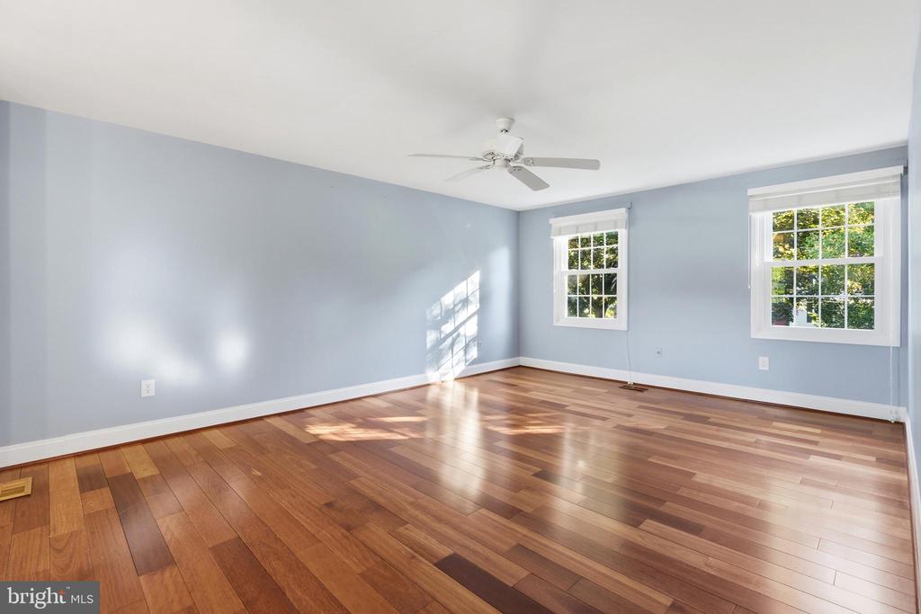 636 BAY GREEN DRIVE