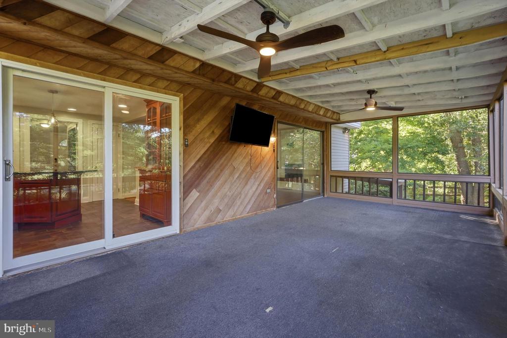 636 BAY GREEN DRIVE
