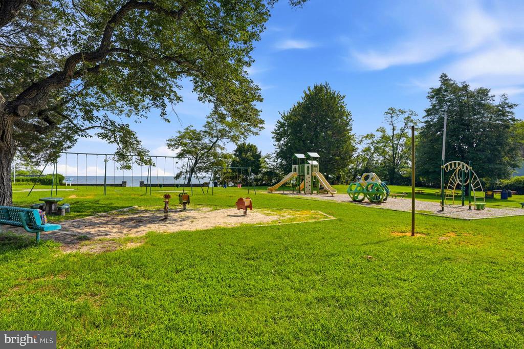 790 ROLLING VIEW DRIVE