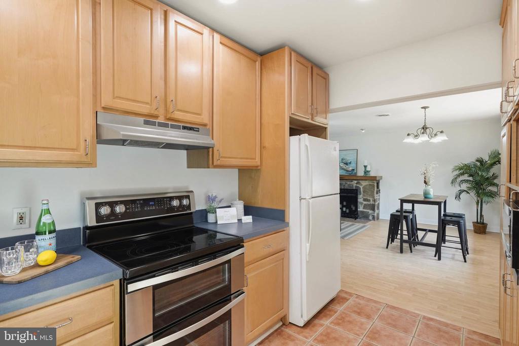 790 ROLLING VIEW DRIVE