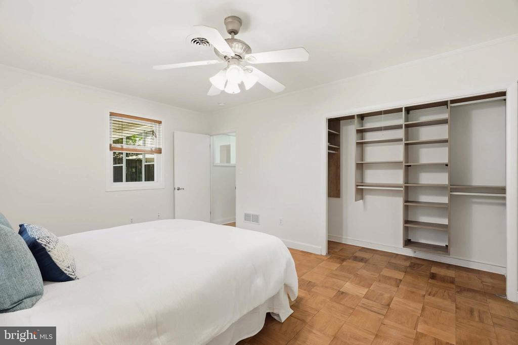790 ROLLING VIEW DRIVE