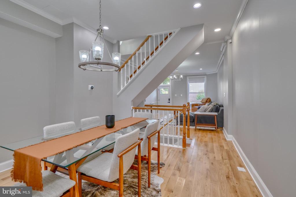 903 W 34th St
