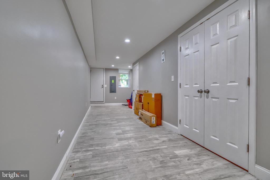 903 W 34th St