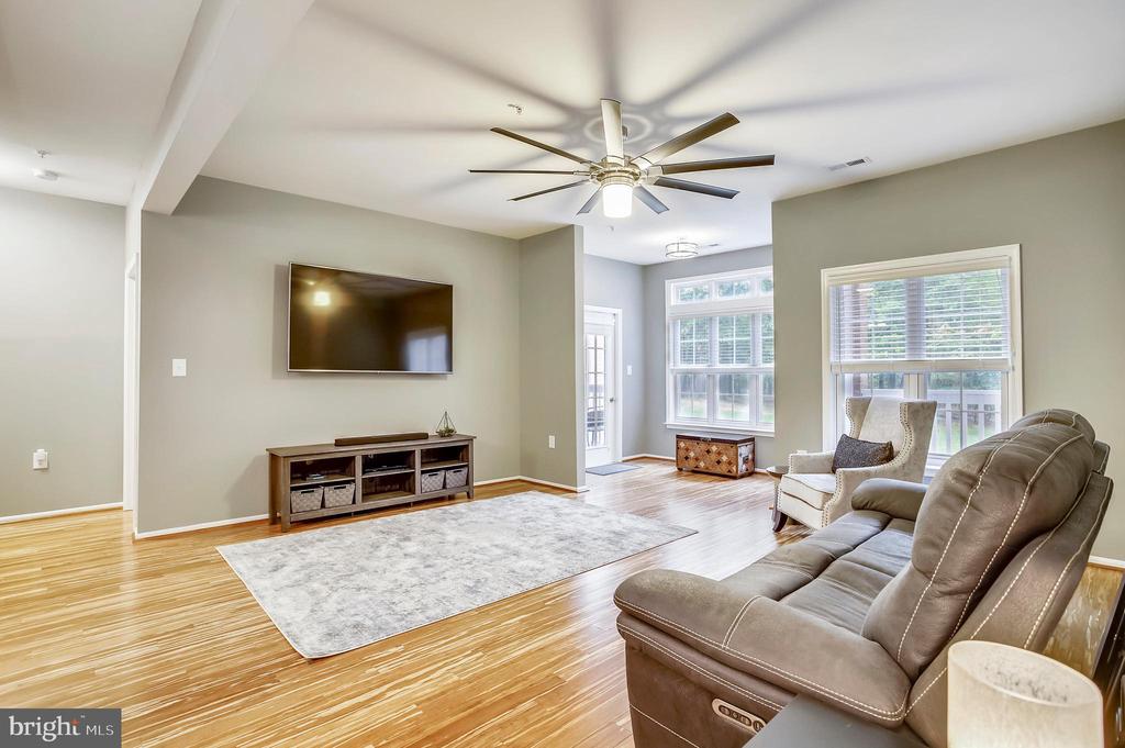 8923 Groffs Mill Dr #8923