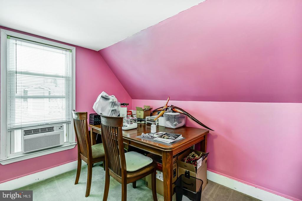 640 MOHAWK AVENUE