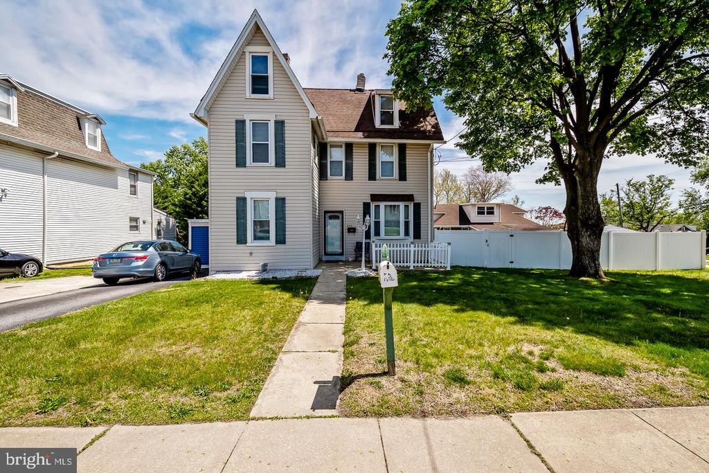 640 MOHAWK AVENUE