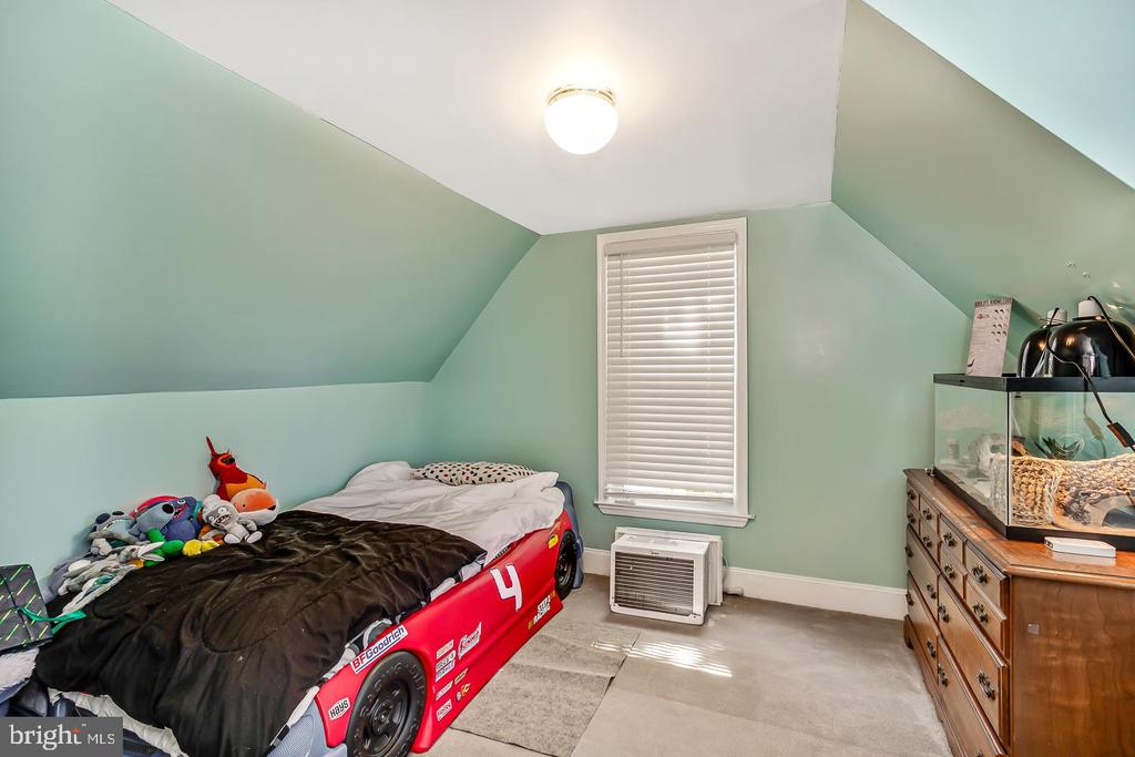 640 MOHAWK AVENUE