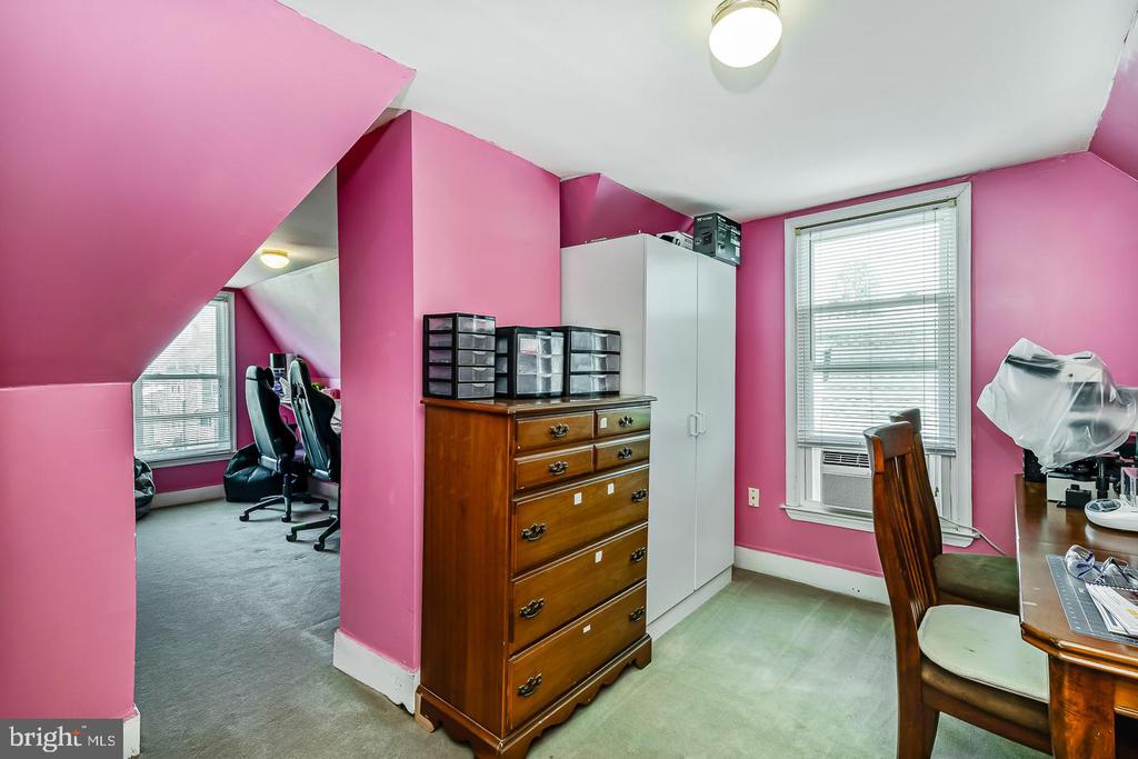 640 MOHAWK AVENUE