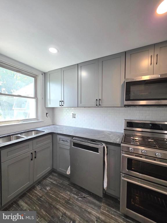252 N 9TH STREET