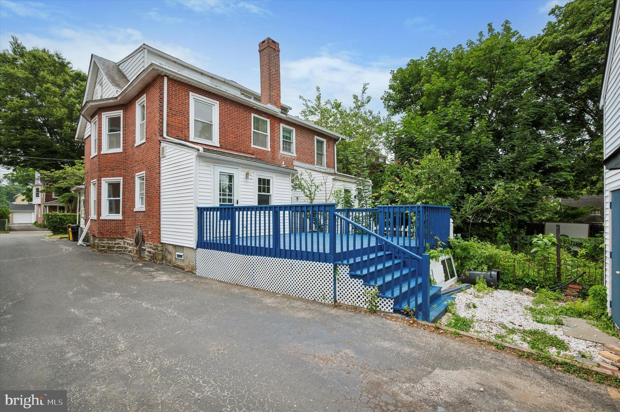 208 EDGEMONT AVENUE