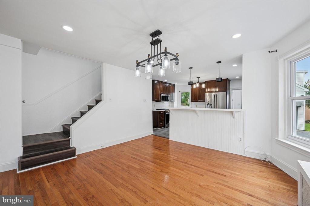 208 EDGEMONT AVENUE