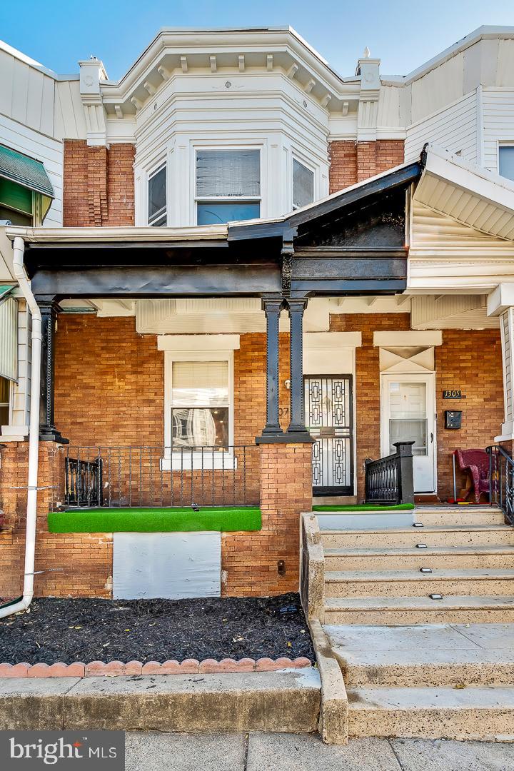 1307 N ALDEN STREET
