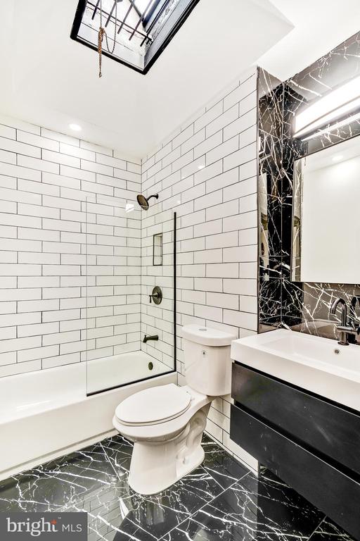 1039 S 54TH STREET