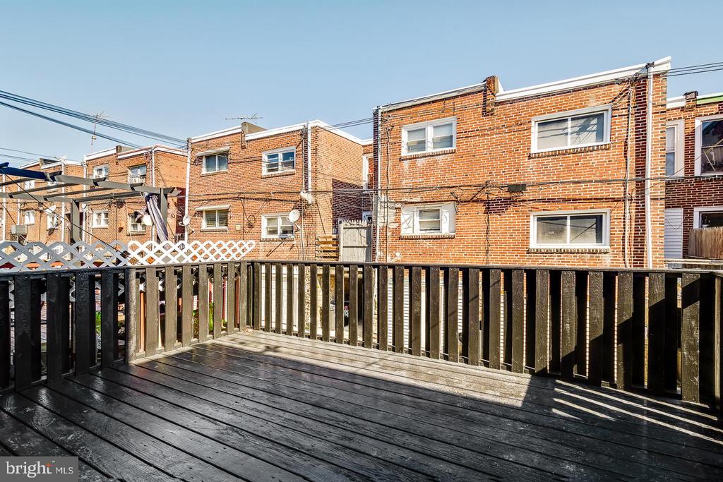 7731 FAYETTE STREET