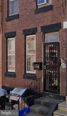2536 N DOUGLAS STREEET