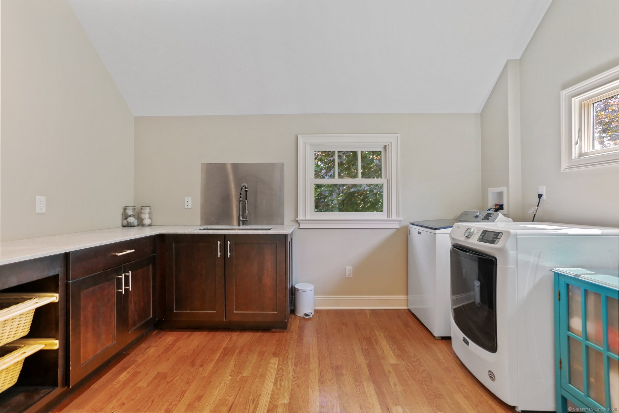 1615 Cross Highway