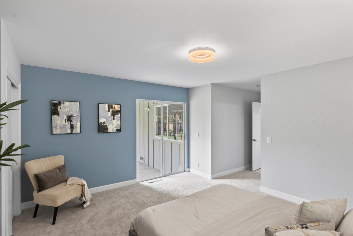 504 Carlyn CT