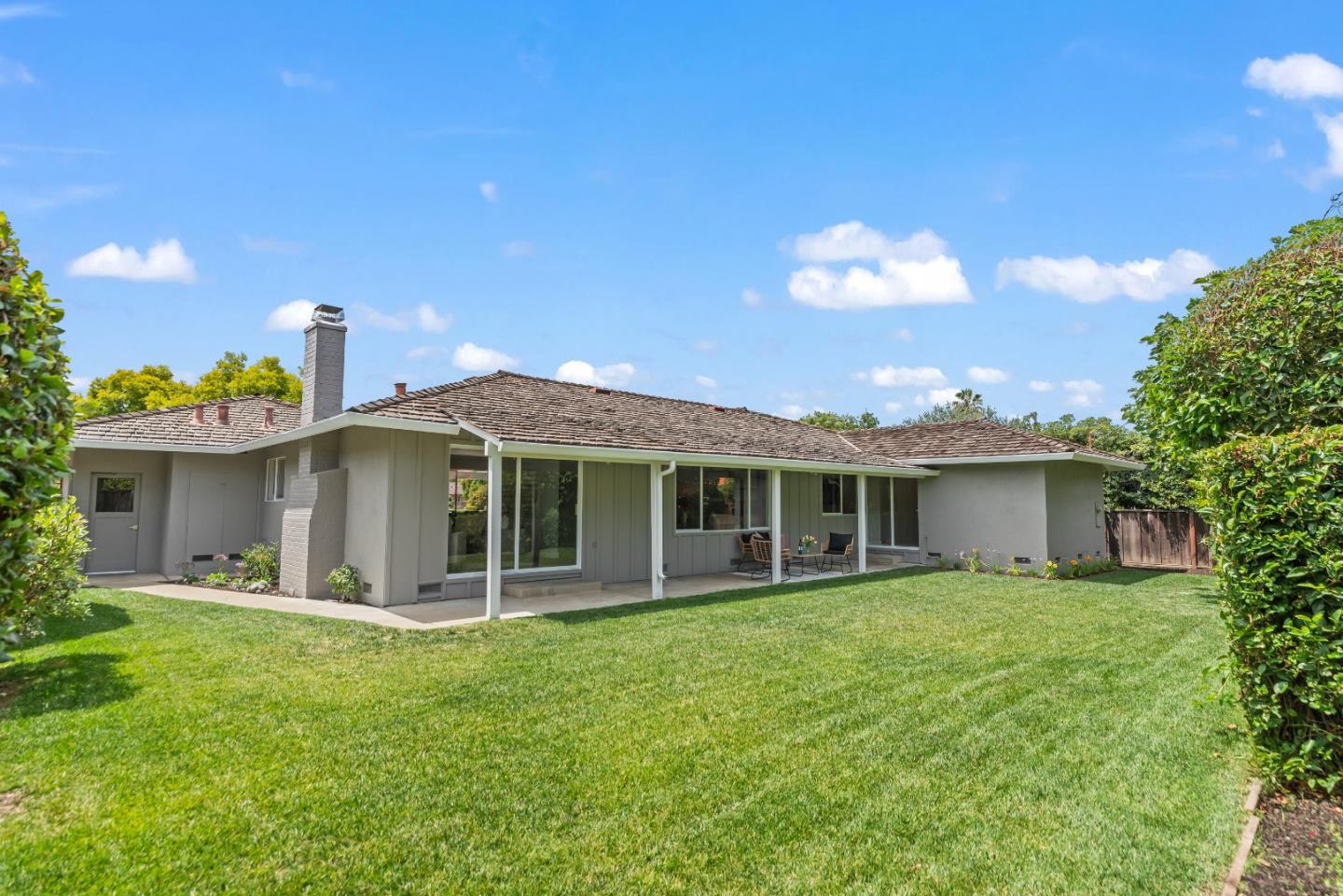 504 Carlyn CT