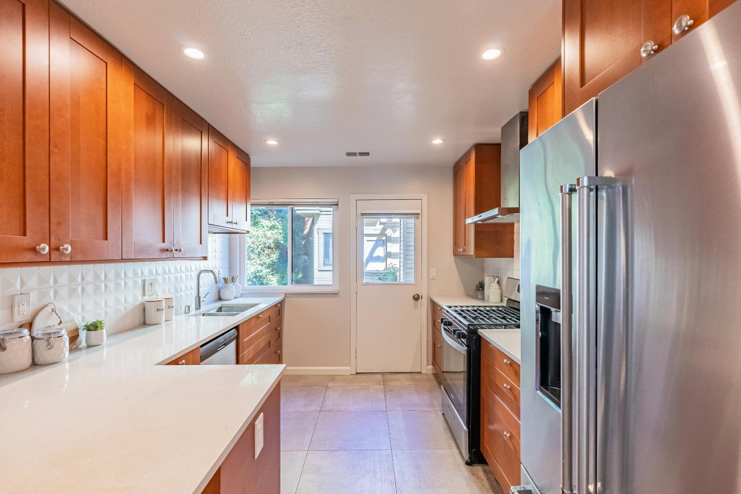 975 La Mesa TER H