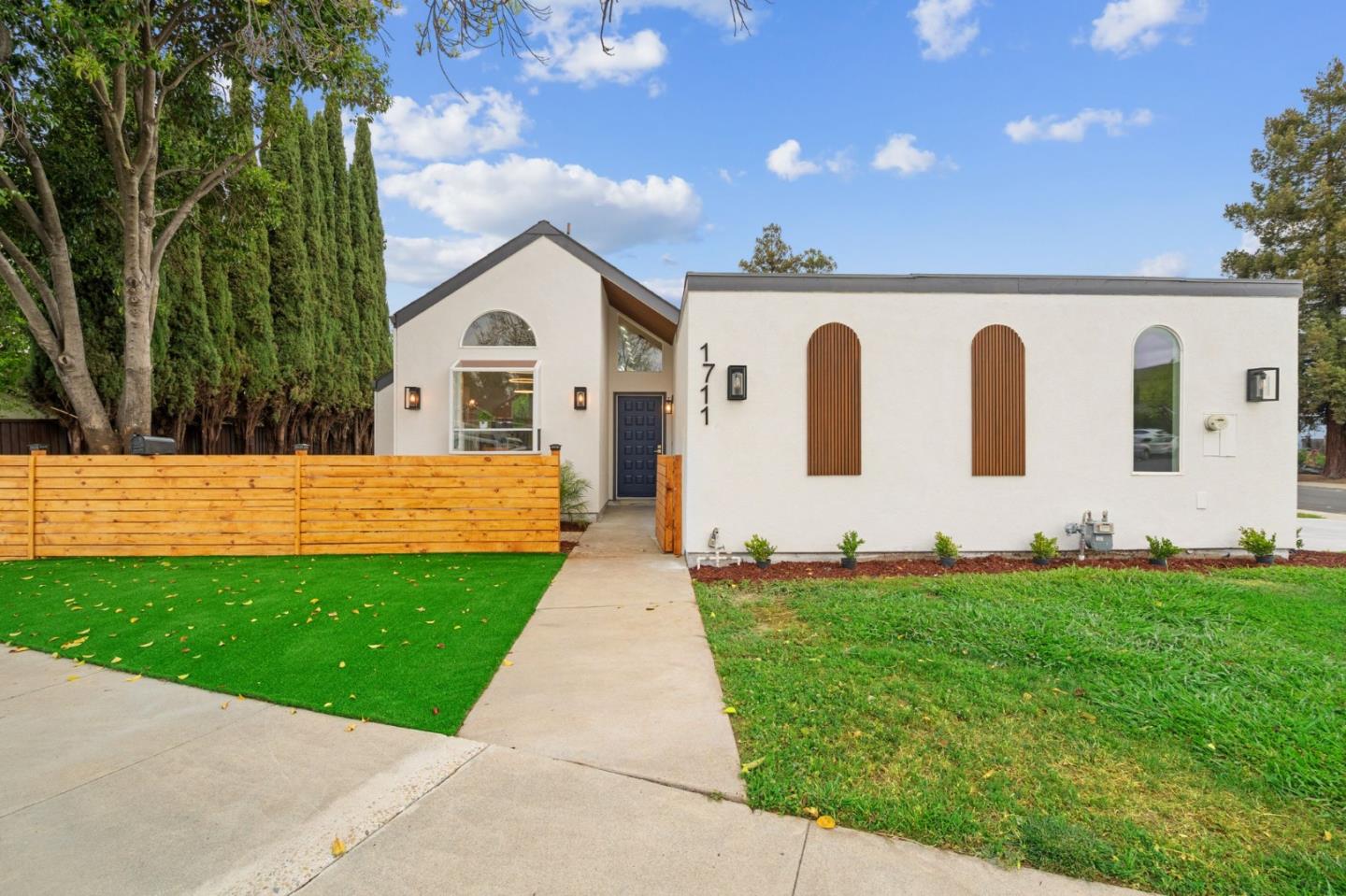1711 Silver Meadow CT