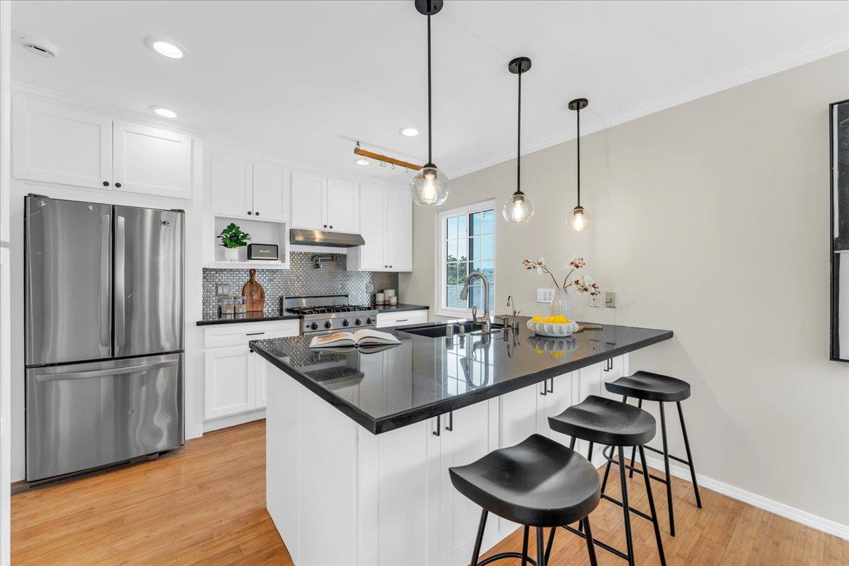 2800 Chabot DR