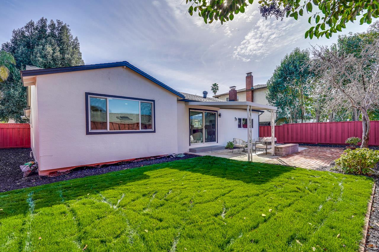 6121 Dunn AVE