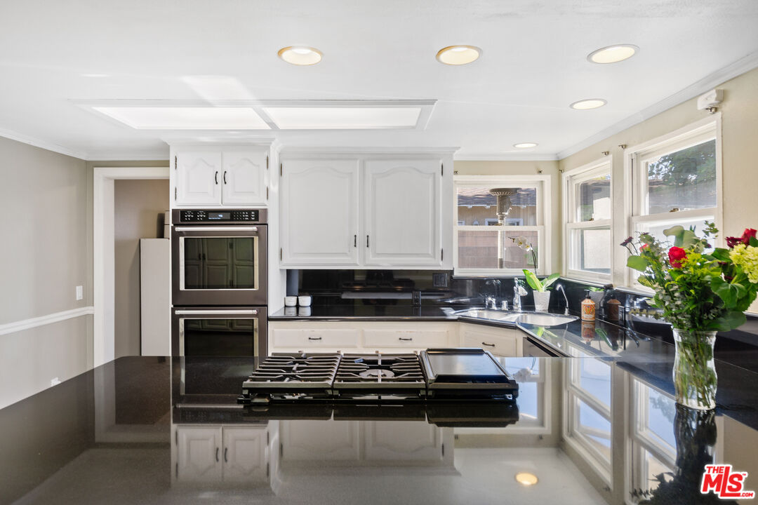 1531 S Old Fashion Way