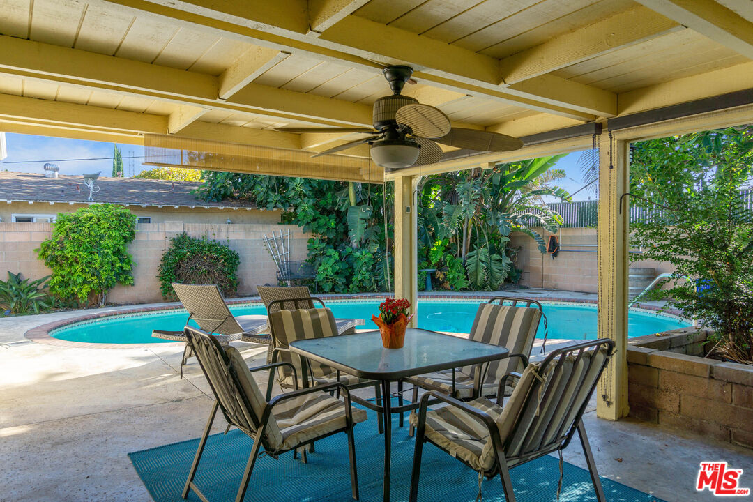 1531 S Old Fashion Way