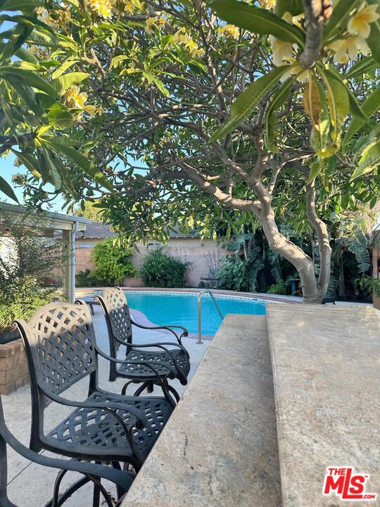 1531 S Old Fashion Way