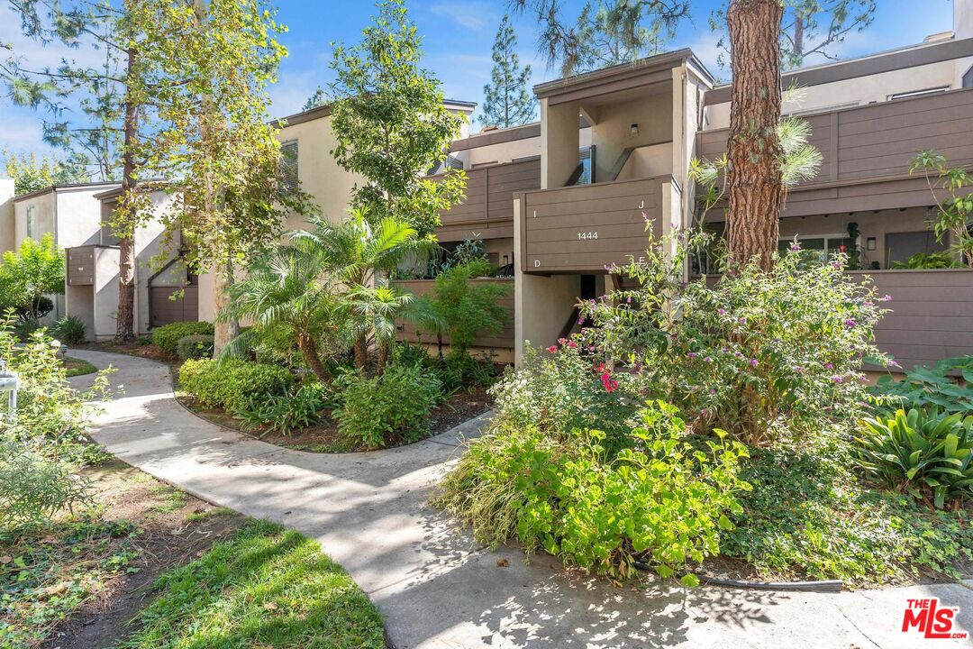 1444 Cabrillo Park Dr Unit: I