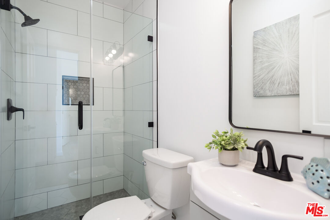 608 Strand St Unit: 7