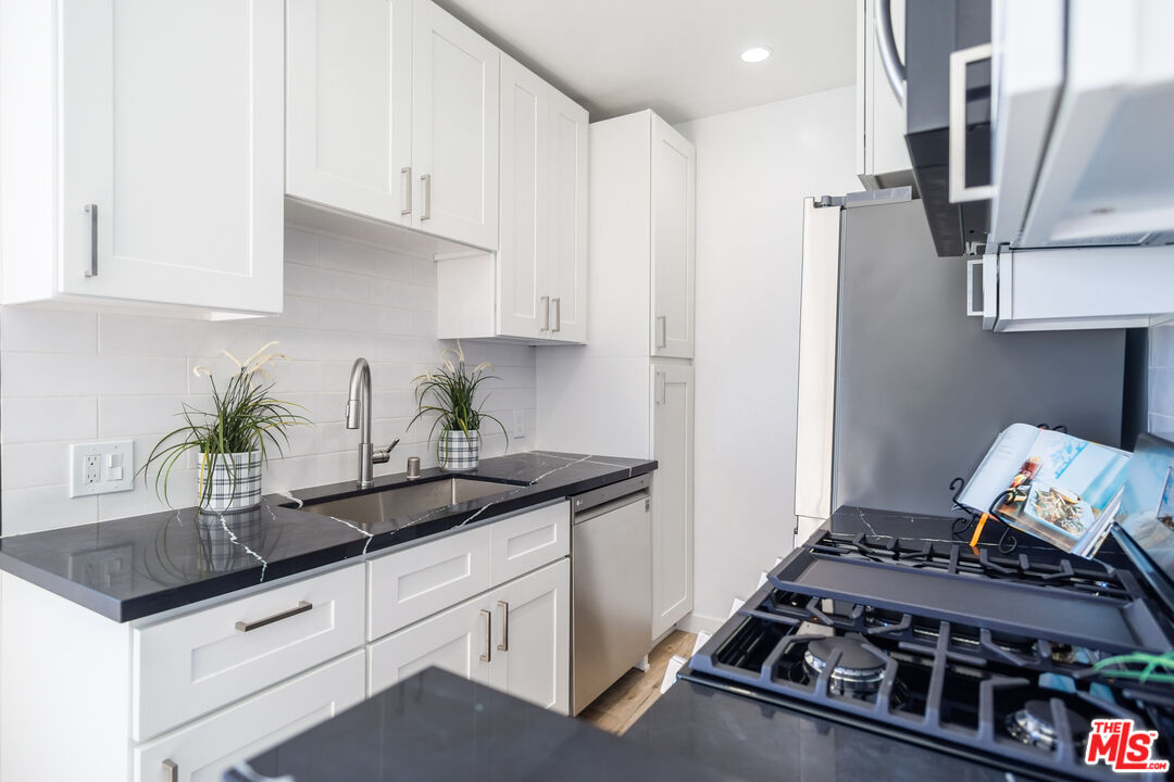 608 Strand St Unit: 7