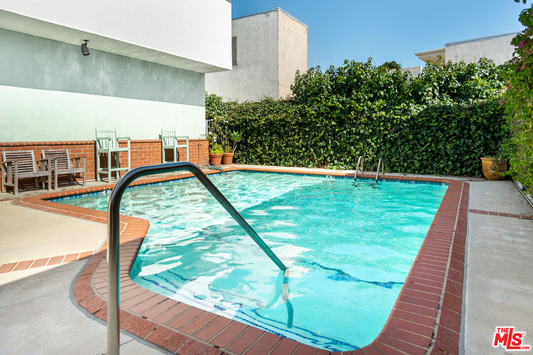 608 Strand St Unit: 7