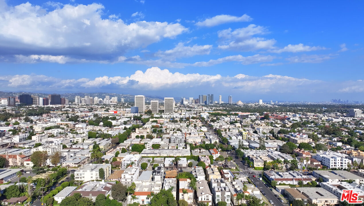 1729 S Barrington Ave Unit: 1