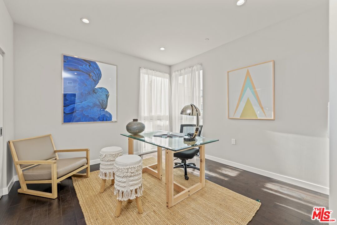 1729 S Barrington Ave Unit: 1