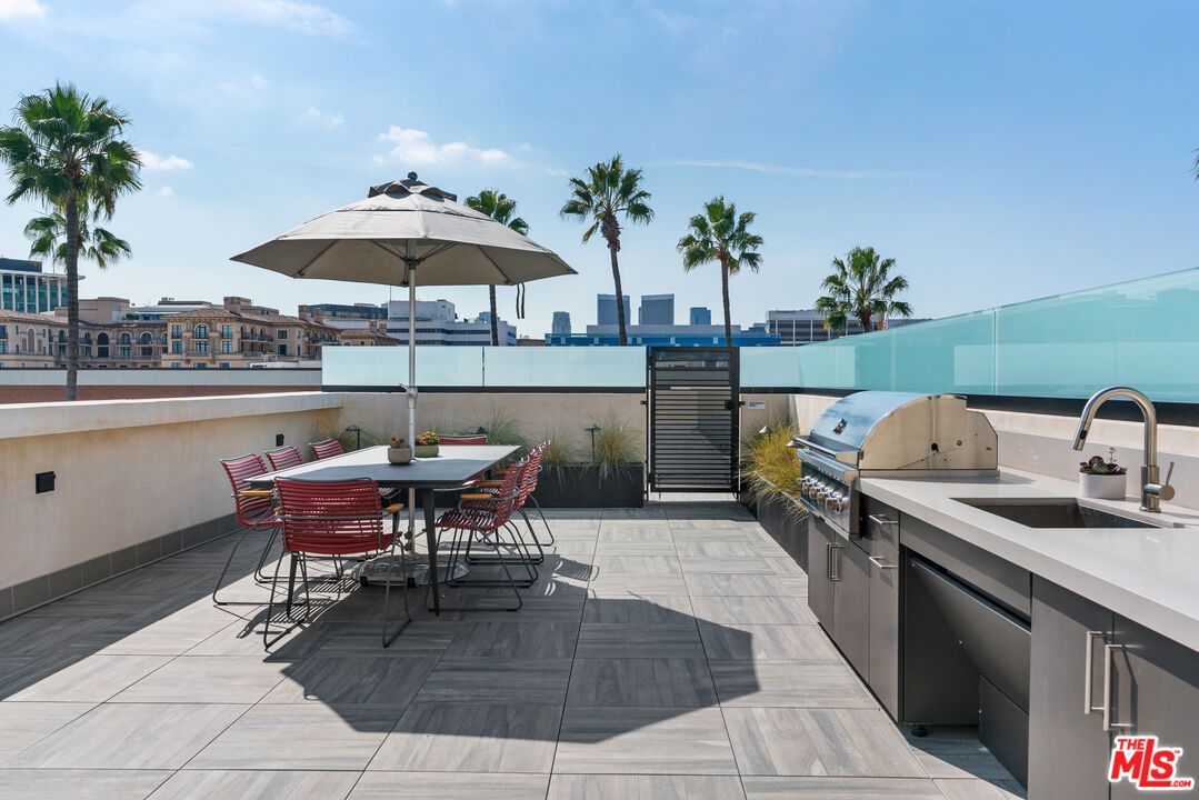 250 N Crescent Dr Unit: 402