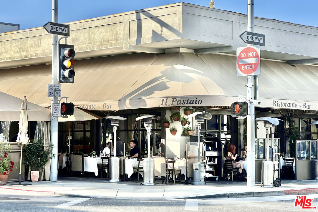 250 N Crescent Dr Unit: 402