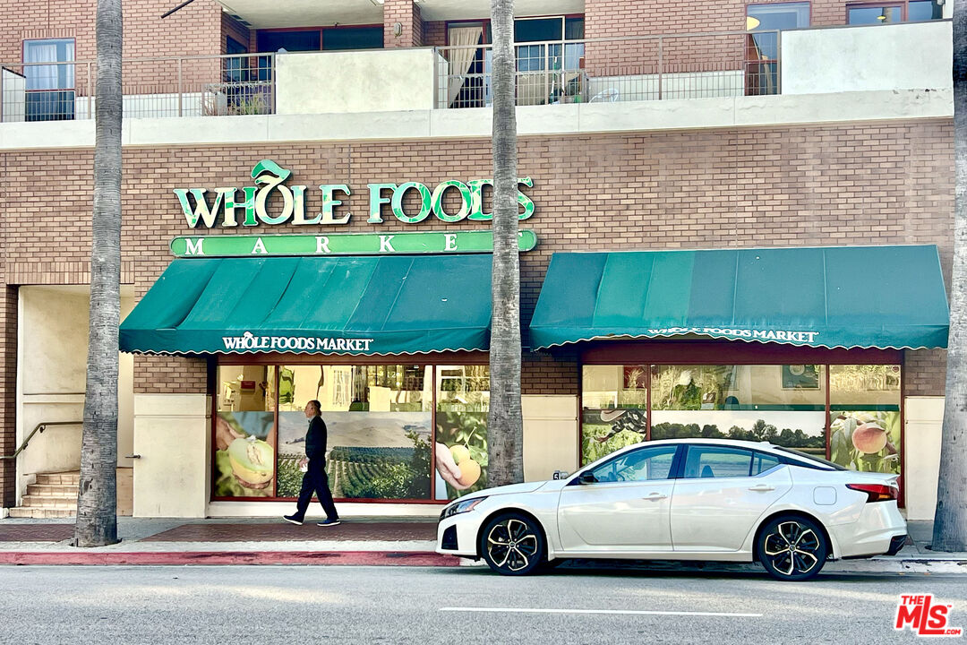 250 N Crescent Dr Unit: 402