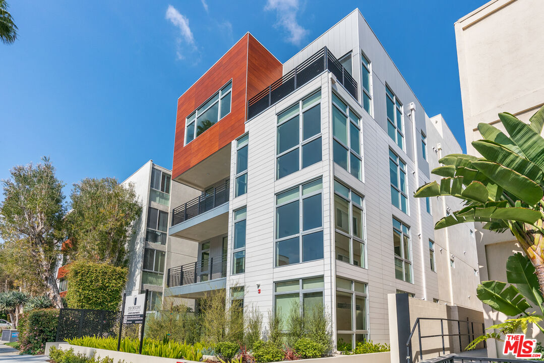 250 N Crescent Dr Unit: 402