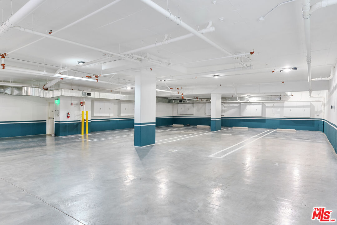 250 N Crescent Dr Unit: 402