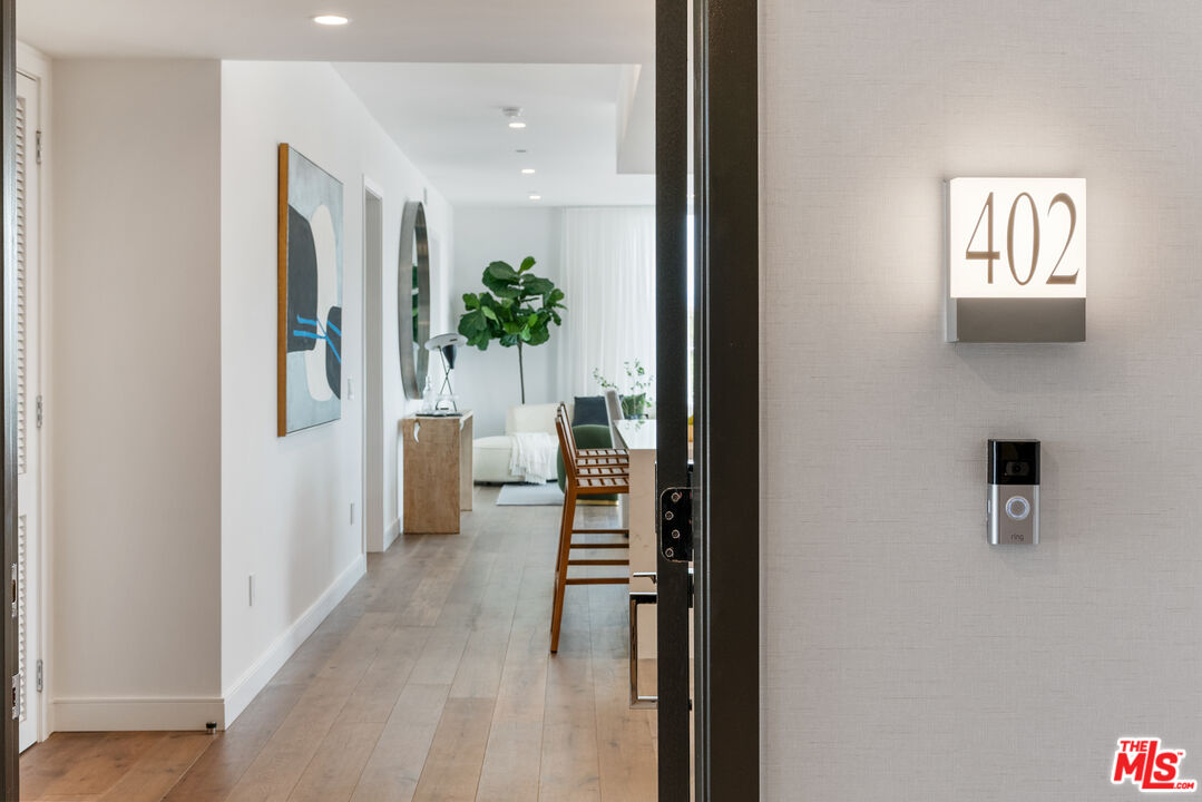 250 N Crescent Dr Unit: 402